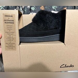 Clarks Black Quilted Faux-Fur Slip-On Slippers